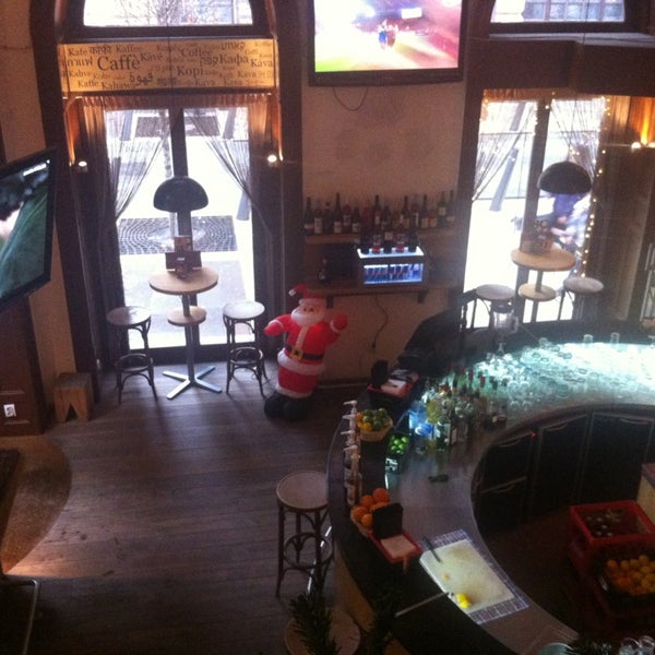 12/26/2012 tarihinde Olga S.ziyaretçi tarafından Nonloso Caffé &amp; Bar'de çekilen fotoğraf
