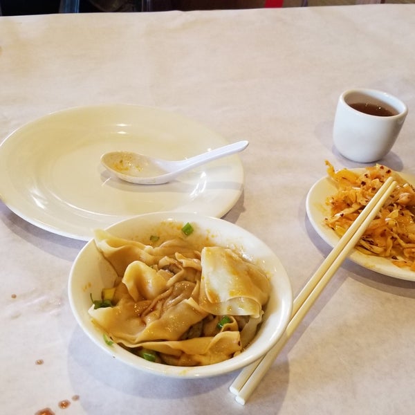 Das Foto wurde bei Lao Sze Chuan Restaurant von Jerry J. am 9/2/2018 aufgenommen