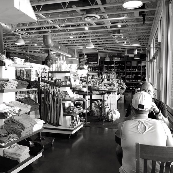 9/29/2018 tarihinde Mimmoziyaretçi tarafından La Grande Orange Grocery &amp; Pizzeria'de çekilen fotoğraf