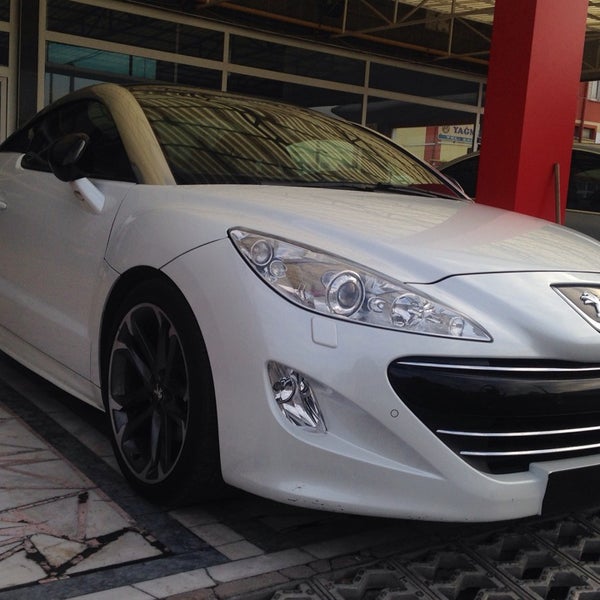 photos at canhan auto