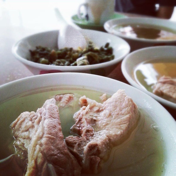 9/13/2013にjosh.dyがJoo Siah Bak Koot Teh 裕城肉骨茶で撮った写真