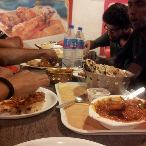 Comesum The Food Junction New Delhi'de Yemek Alanı