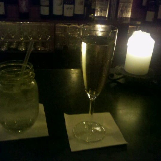 Foto tomada en Tre Restaurant &amp; Wine Bar  por Nicole P. el 12/12/2012