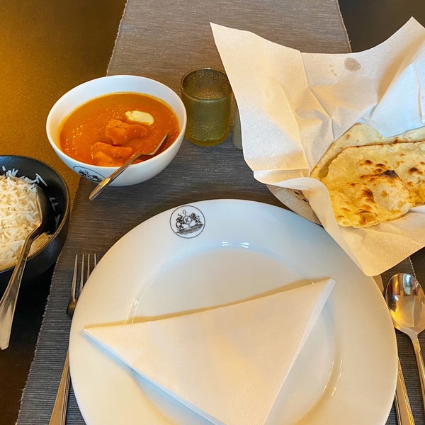Fancy Indian restaurant in the city center. Butter chicken with Naan was good and tasty. Prices are bit higher, nevertheless they offer lunch menu for about 169 CZK.