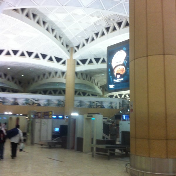 Photo prise au King Khalid International Airport (RUH) par A.Zaher le4/19/2013