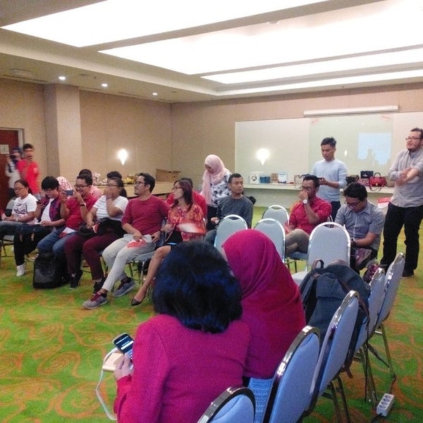 Foto diambil di HARRIS Hotel Tebet oleh Indohoy pada 8/18/2015