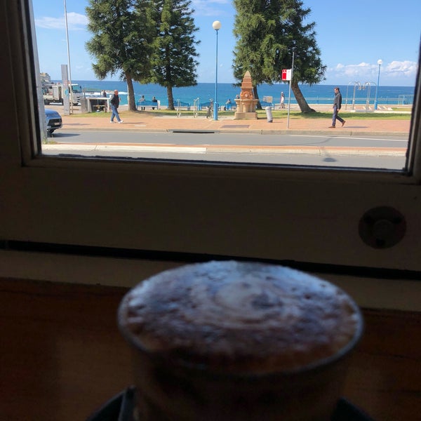 Photo taken at Coogee Bay Hotel by Jem A. on 8/28/2018