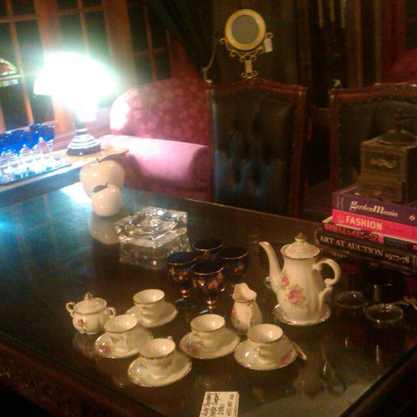 9/5/2013에 Nhan D.님이 Villa Royale Antiques &amp; Tea Room에서 찍은 사진