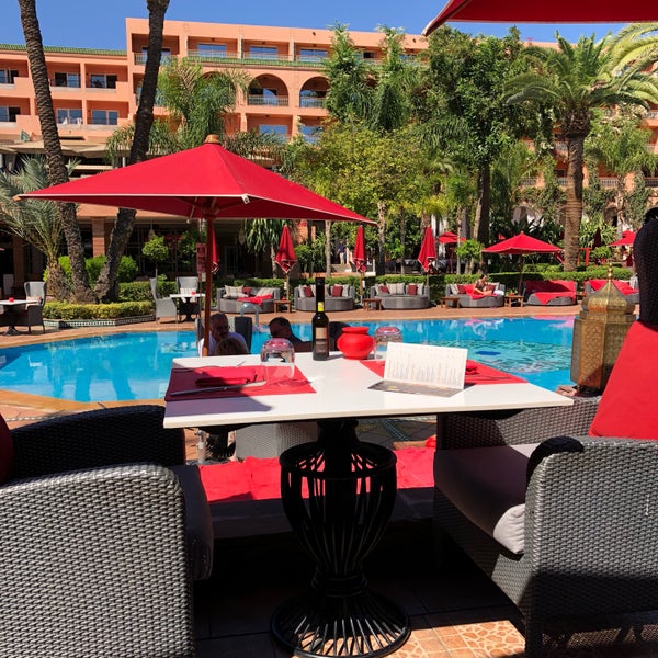 Библиотека оазис. Эвиан-ле-бен. L oasis. Oasis group. Оазис габес.