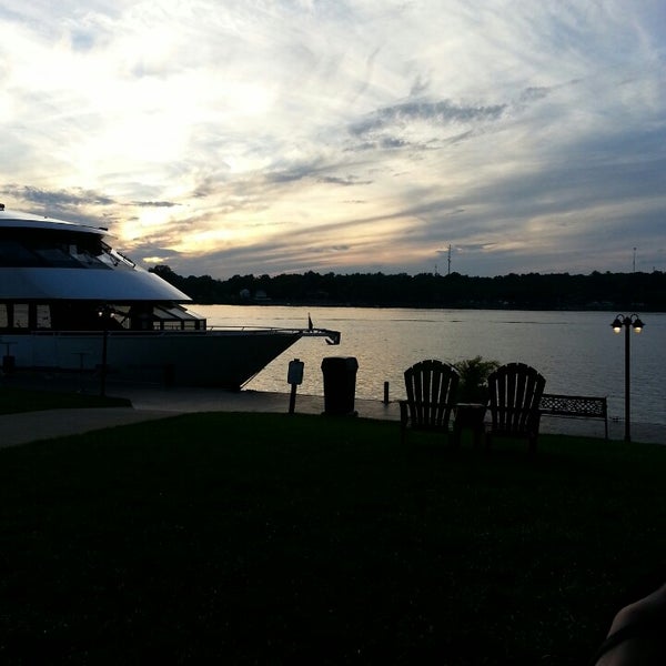 Photo taken at Captains Quarters Riverside Grille by Meredith C. on 7/30/2013