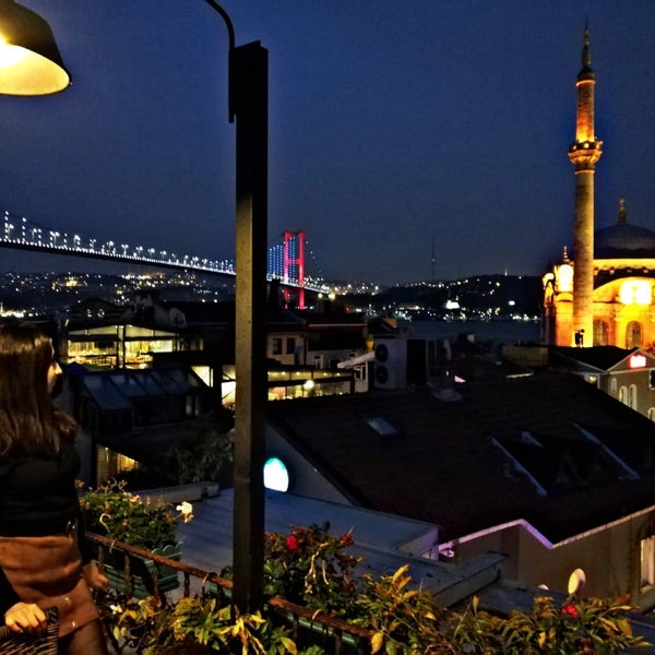 รูปภาพถ่ายที่ Epope Cafe โดย Rabia İ. เมื่อ 12/11/2019