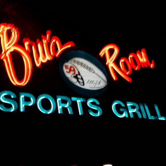 Photo taken at Bru&#39;s Room Sports Grill - Boynton Beach by Mehpare Y. on 1/11/2014