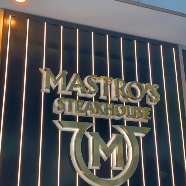 Foto tirada no(a) Mastro&#39;s Steakhouse por Abdulrahman ✈. em 6/15/2021