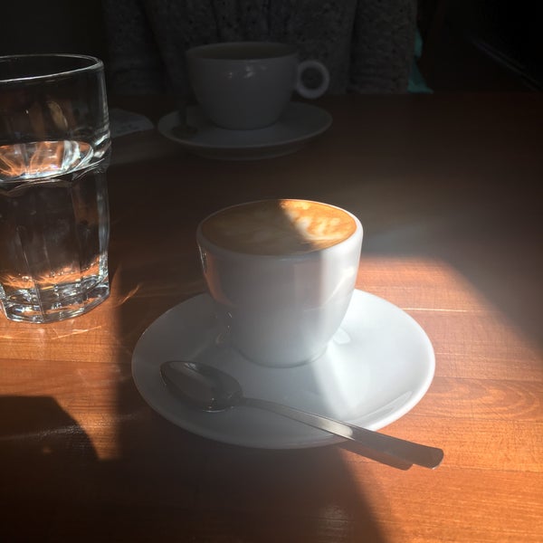 4/15/2016 tarihinde Yulia Z.ziyaretçi tarafından Wake Up Coffee'de çekilen fotoğraf