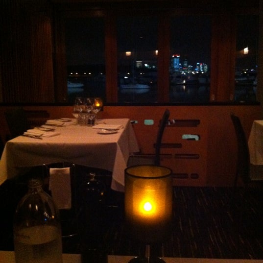 Photo taken at Matilda Bay Restaurant by Skye W. on 9/18/2012