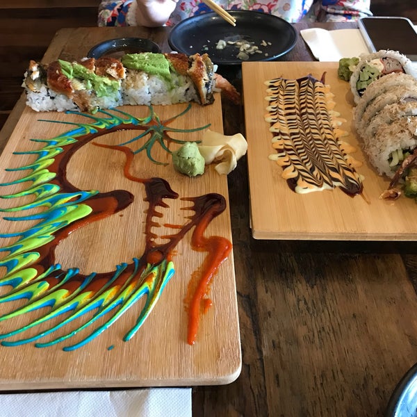 8/31/2018 tarihinde Weiran J.ziyaretçi tarafından Yuzu Sushi and Robata Grill'de çekilen fotoğraf