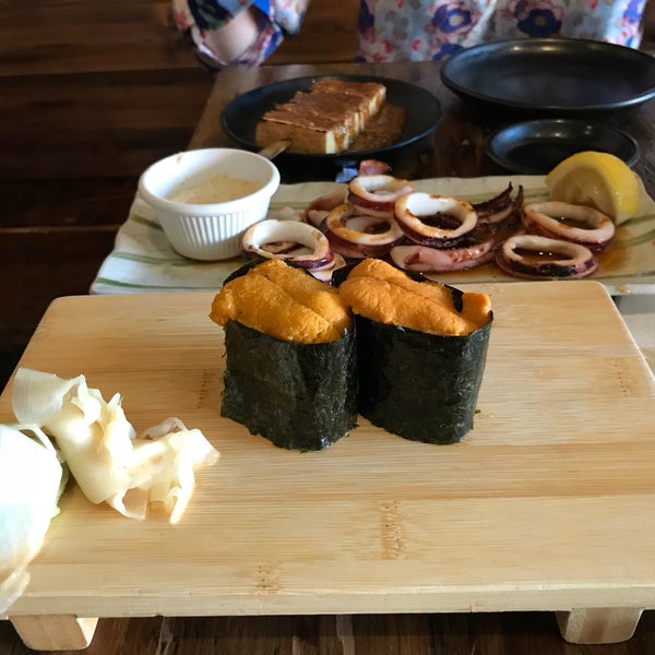 8/31/2018 tarihinde Weiran J.ziyaretçi tarafından Yuzu Sushi and Robata Grill'de çekilen fotoğraf