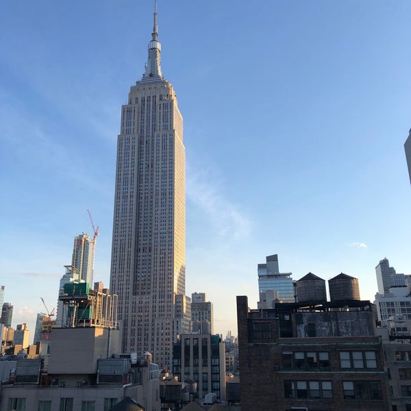 Foto tirada no(a) Spyglass Rooftop por Christi Y. em 8/30/2019