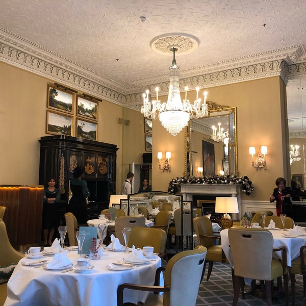 Photo taken at The Shelbourne Dublin by Lane R. on 11/23/2018