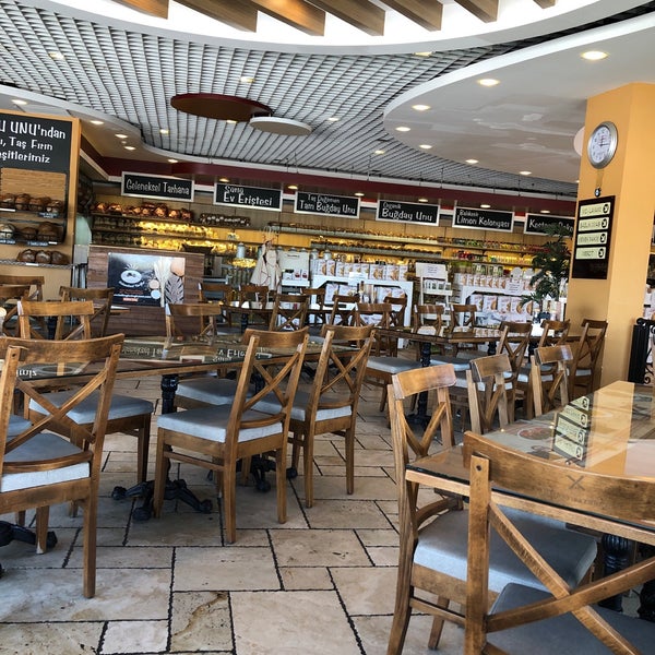 Foto diambil di Tellioğlu Değirmen Cafe &amp; Restaurant oleh İlh@mi pada 5/3/2019