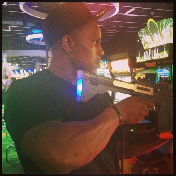 Photo taken at Dave &amp; Buster&#39;s by Patricia B. on 4/3/2013