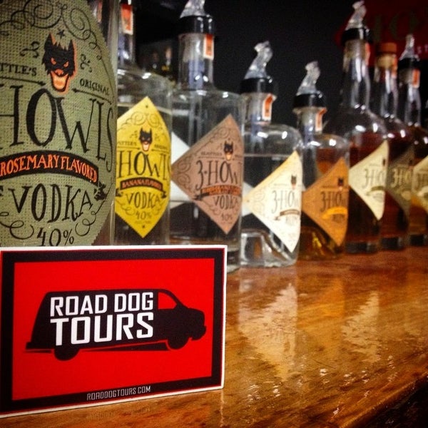 8/8/2014 tarihinde Road Dog Toursziyaretçi tarafından 3 Howls Distillery'de çekilen fotoğraf