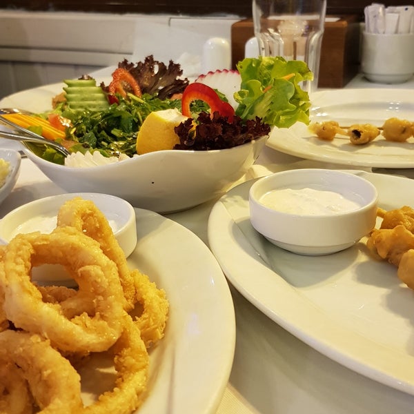 Photo taken at Beylerbeyi Yakamoz Restaurant by Şule Ö. on 3/8/2018