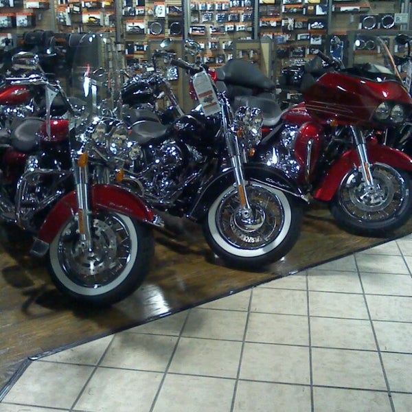 5/17/2013 tarihinde Den M.ziyaretçi tarafından Maverick Harley-Davidson'de çekilen fotoğraf