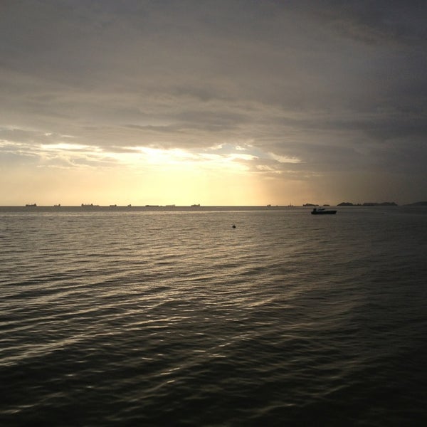 รูปภาพถ่ายที่ Harbour Master โดย Randy S. เมื่อ 12/21/2012