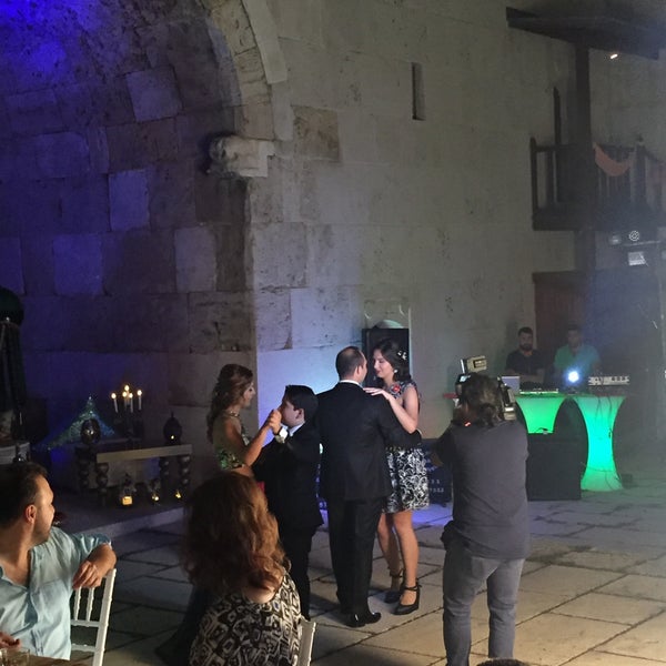 Foto tomada en Akhan Kervansaray Restaurant &amp; Bar  por Pınar Ö. el 8/27/2016