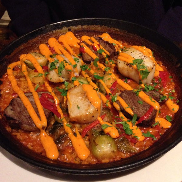 12/7/2014 tarihinde Bryan H.ziyaretçi tarafından Barcelona Restaurant &amp; Bar'de çekilen fotoğraf