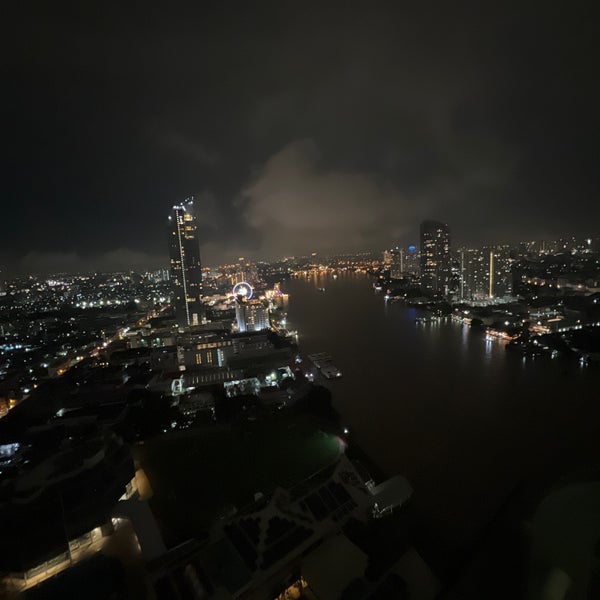 Photo taken at Chatrium Hotel Riverside Bangkok by Mohammad on 10/3/2022