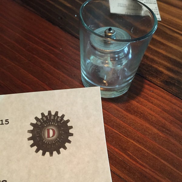4/10/2015にPaul D.がDistrict Kitchen + Cocktailsで撮った写真