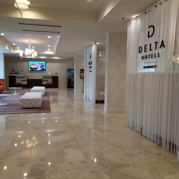 Foto scattata a Delta Hotels by Marriott Orlando Lake Buena Vista da Karissa✨ il 7/11/2017