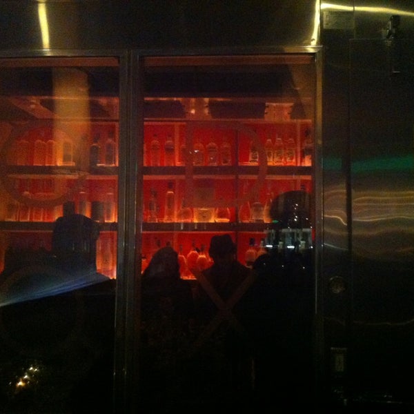 Das Foto wurde bei Nic&#39;s Martini Lounge von Jackie A. am 2/1/2013 aufgenommen