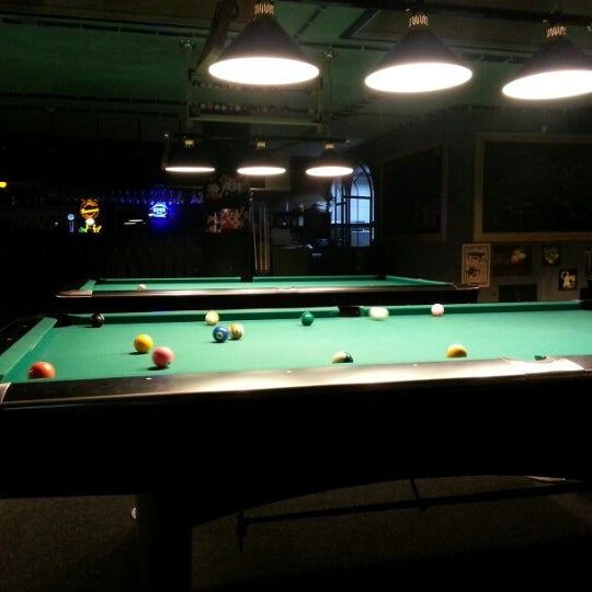 Foto tirada no(a) Pool Masters Pub por Nezir Ersoy A. em 2/6/2013