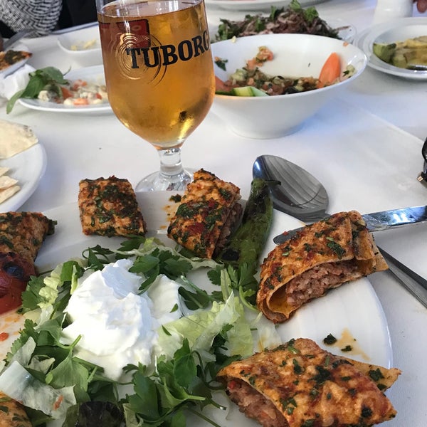 Foto tirada no(a) Kolcuoğlu Restaurant por Büşra K. em 1/7/2018