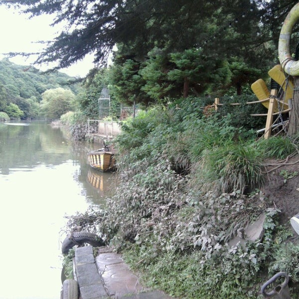 Ferry boat to the other side of the River Avon