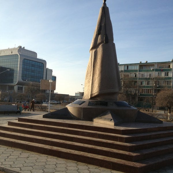 Аллея с самолетом на боевой астрахань. Новая аллея с самолетиком севастополь. Бульвар победы 48а воронеж. Бульвар победы 49 воронеж. Воронеж ул бульвар победы 45а.