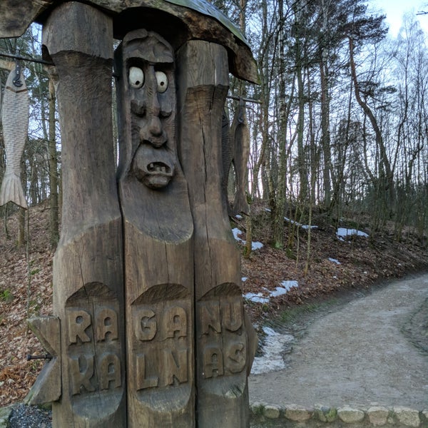รูปภาพถ่ายที่ Raganų kalnas โดย Arthur S. เมื่อ 2/16/2019