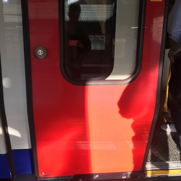 2/22/2019에 Steve K.님이 Paddington London Underground Station (Hammersmith &amp; City and Circle lines)에서 찍은 사진