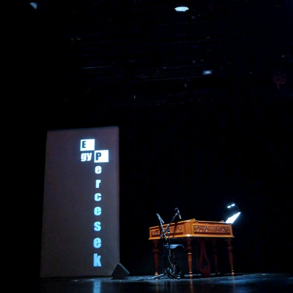 Das Foto wurde bei Katona József Színház von Gergely J. am 10/29/2020 aufgenommen