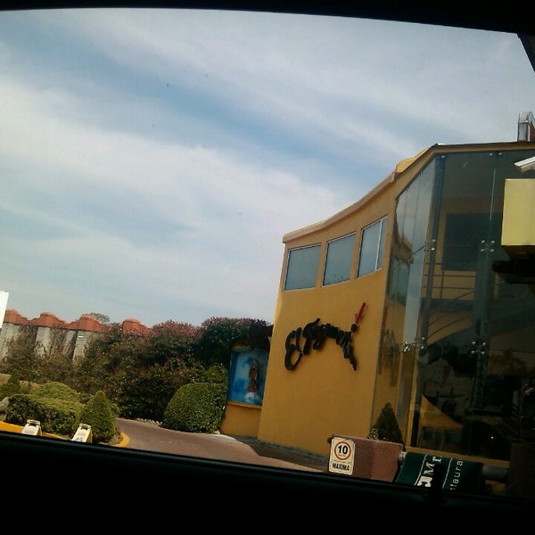 Plaza Los Encinos Shopping Center