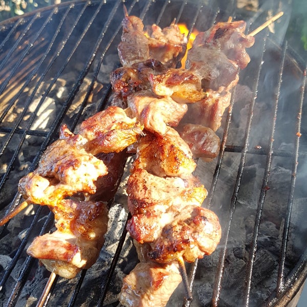 Foto tomada en Markabahçe Et &amp; Mangal Kahvaltı  por Burak E. el 10/13/2019