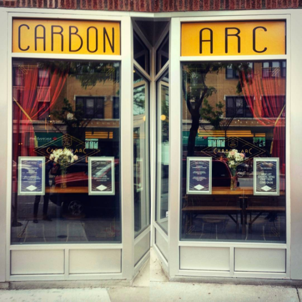 6/3/2017에 Carbon Arc Bar &amp; Board님이 Carbon Arc Bar &amp; Board에서 찍은 사진