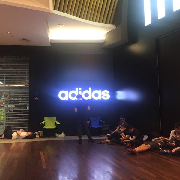 adidas mid valley megamall