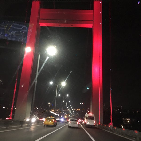 Foto tirada no(a) Boğaziçi Köprüsü por 🐞🐞 em 12/31/2021