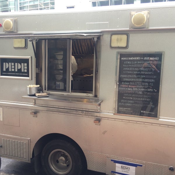 Photo taken at Pepe Food Truck [José Andrés] by Edward on 3/10/2015