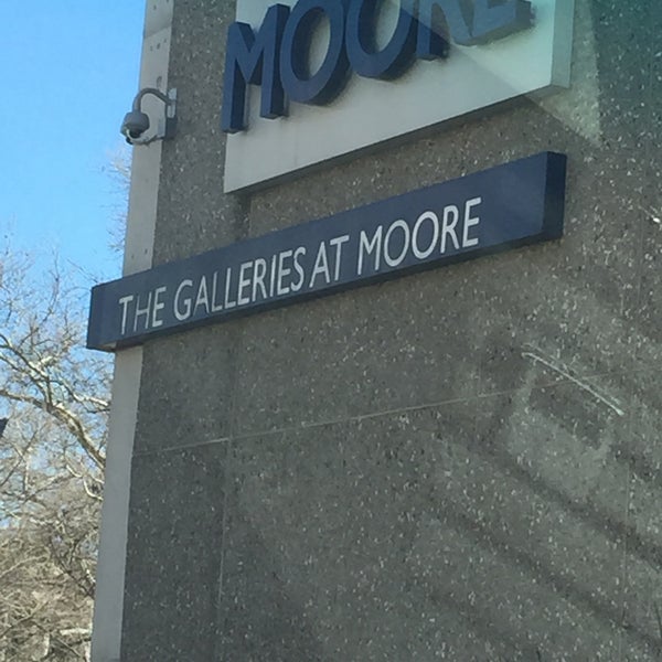 Photo taken at Moore College of Art &amp; Design by Ju-Don M. on 3/29/2015