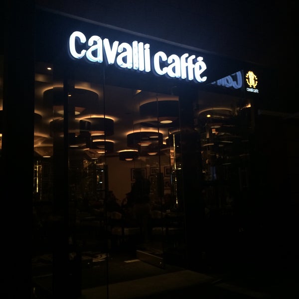 Photo taken at Cavalli Caffè Beirut by Akın on 4/13/2015
